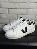 ونس V